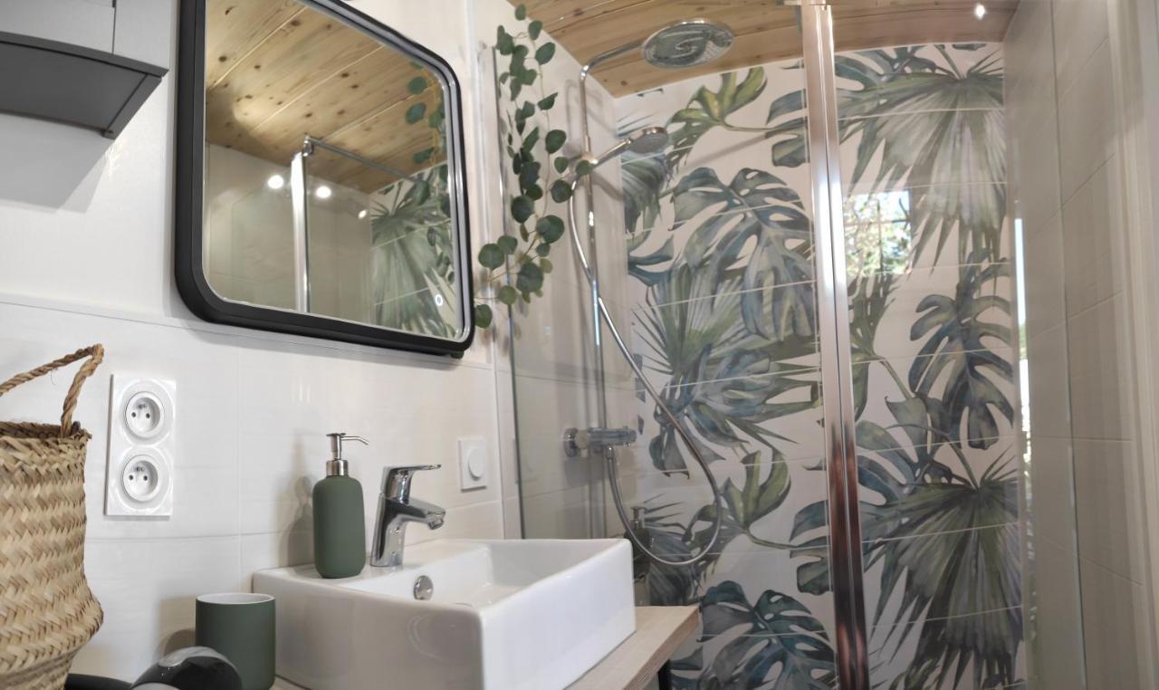 Campagne Et Jacuzzi ... C'Est Cosy Le Bumble Bee ! Villa Panossas ภายนอก รูปภาพ