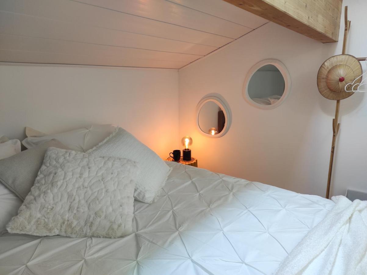 Campagne Et Jacuzzi ... C'Est Cosy Le Bumble Bee ! Villa Panossas ภายนอก รูปภาพ