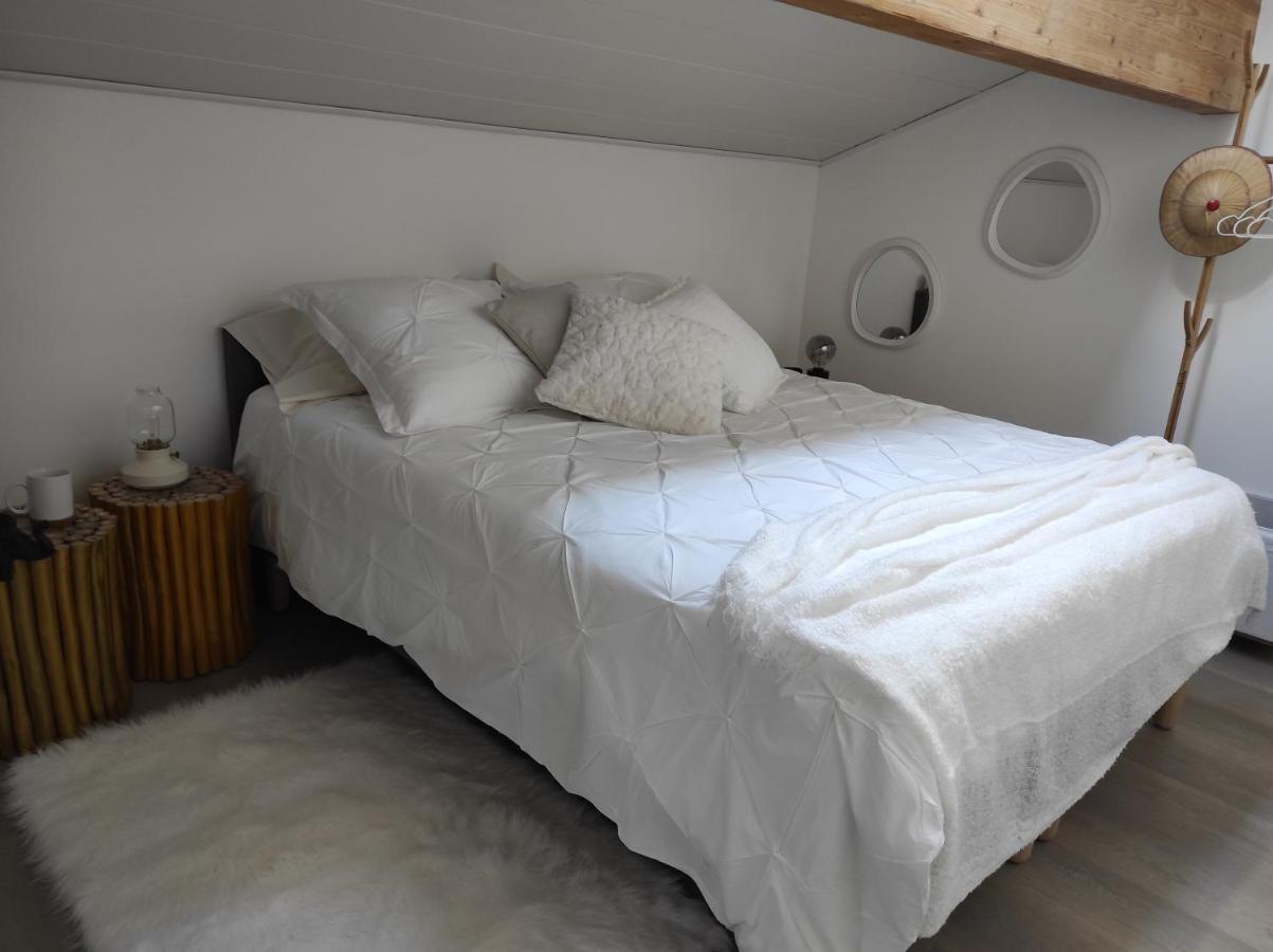 Campagne Et Jacuzzi ... C'Est Cosy Le Bumble Bee ! Villa Panossas ภายนอก รูปภาพ