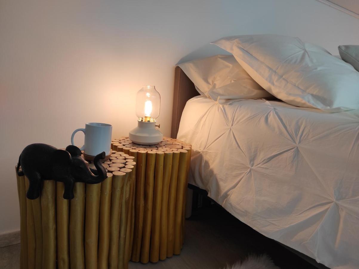 Campagne Et Jacuzzi ... C'Est Cosy Le Bumble Bee ! Villa Panossas ภายนอก รูปภาพ